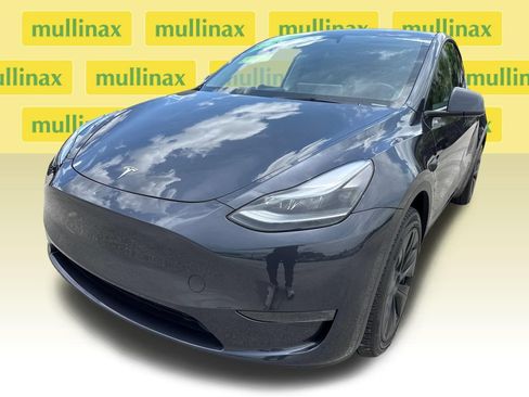 Used 2025 Tesla Model Y Long Range AWD/4WD image 9
