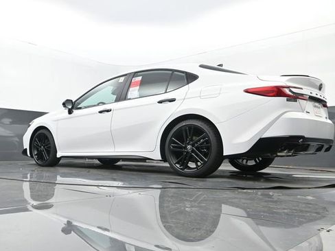 New 2026 Toyota Camry Hybrid image 24