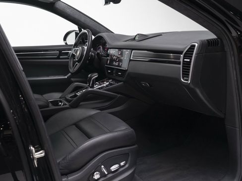 Used 2021 Porsche Cayenne GTS image 36