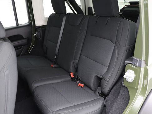 Used 2022 Jeep Wrangler Unlimited Sport w/ Sun And Sound Package AWD/4WD image 11