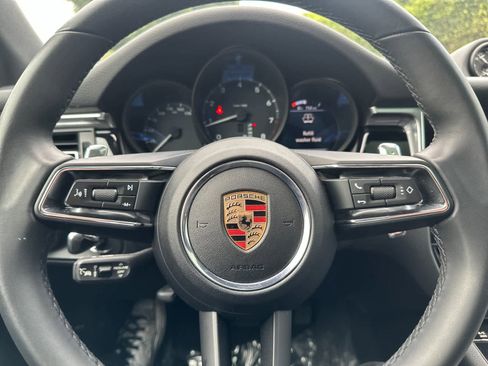 Used 2025 Porsche Macan image 26