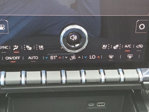 New 2026 GMC Yukon AT4 w/ AT4 Premium Plus Package image 40