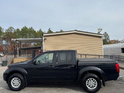 Used 2018 Nissan Frontier SV image 4