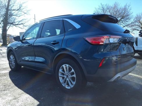 Used 2020 Ford Escape SE image 4