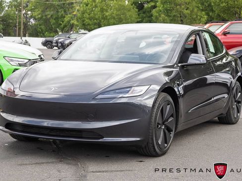 Used 2025 Tesla Model 3 Long Range RWD image 16