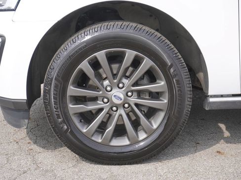 Used 2021 Ford Expedition Limited AWD/4WD image 10