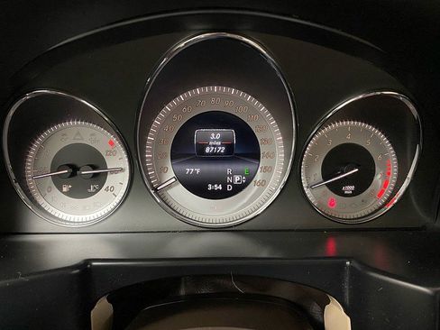 Used 2015 Mercedes-Benz GLK 350 2WD image 18