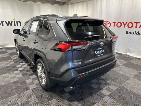 Used 2020 Toyota RAV4 XLE Premium image 5