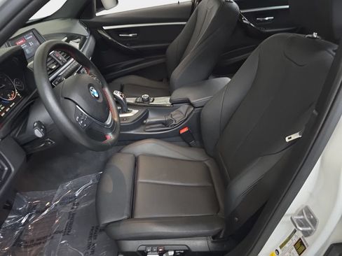 Used 2018 BMW 330i xDrive Sedan AWD/4WD image 17