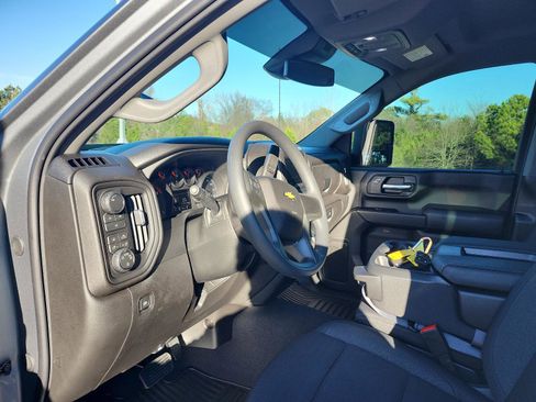 Used 2026 Chevrolet Silverado 2500 Custom w/ Custom Convenience Package image 16