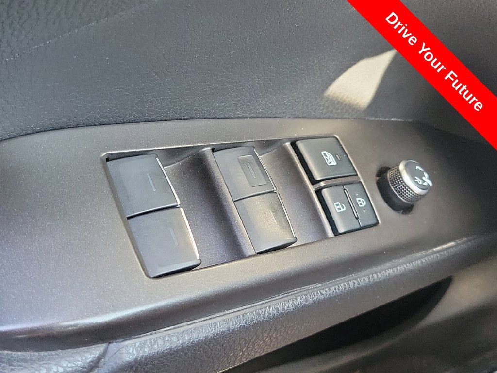 Used 2022 Toyota Camry XSE FWD image 18
