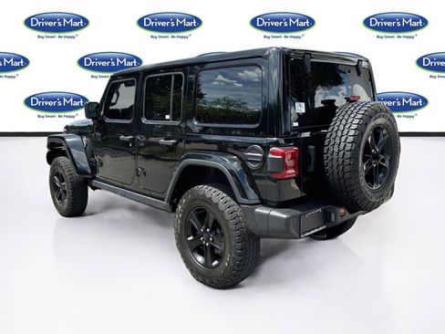 Used 2021 Jeep Wrangler Unlimited Sahara AWD/4WD image 5