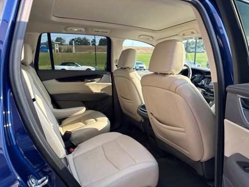 Used 2025 Cadillac XT6 Premium Luxury w/ LPO, Floor Liner Package AWD/4WD image 10