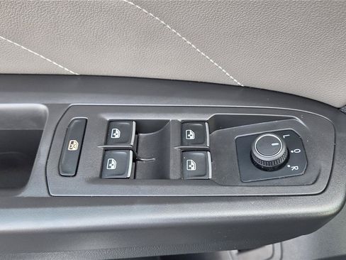 Certified 2023 Volkswagen Atlas Cross Sport SEL R-Line AWD/4WD image 13
