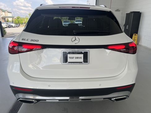 Certified 2025 Mercedes-Benz GLC 300 image 9