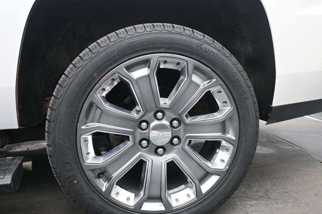 Used 2016 GMC Yukon Denali w/ Open Road Package AWD/4WD image 15