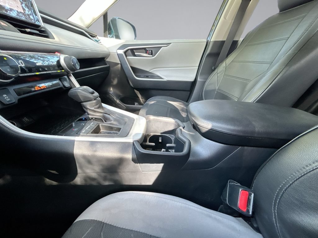 Used 2025 Toyota RAV4 XLE w/ Convenience Package FWD image 27