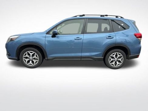 Used 2023 Subaru Forester Premium image 3