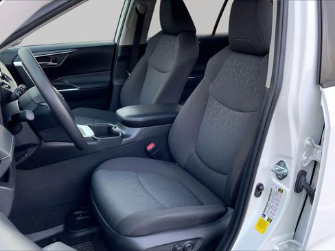 Used 2024 Toyota RAV4 XLE w/ Convenience Package FWD image 8
