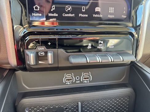 New 2026 RAM 1500 Laramie AWD/4WD image 8