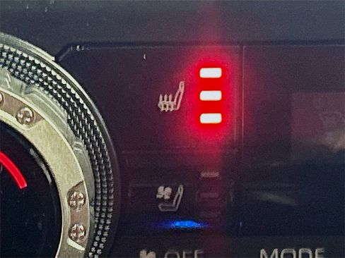 Used 2025 Toyota 4Runner Limited image 18