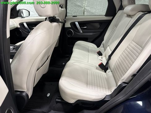 Used 2020 Land Rover Discovery Sport SE AWD/4WD image 9