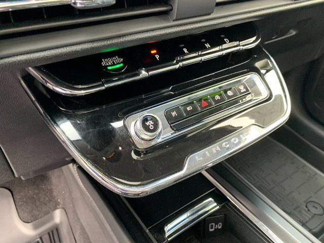 Certified 2025 Lincoln Corsair AWD w/ Equipment Group 101A image 24