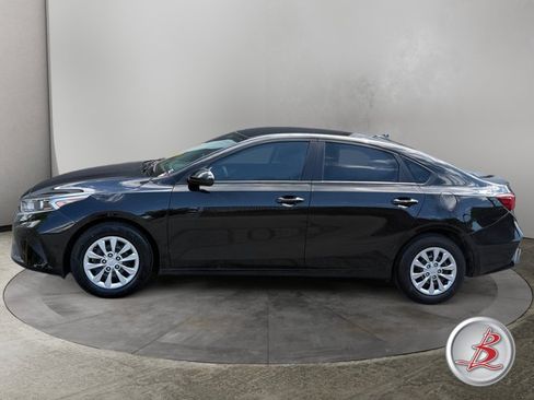 Used 2024 Kia Forte LX FWD image 4