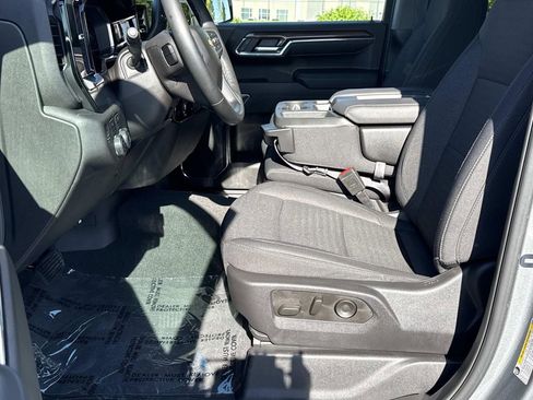 Used 2024 Chevrolet Silverado 1500 LT AWD/4WD image 24