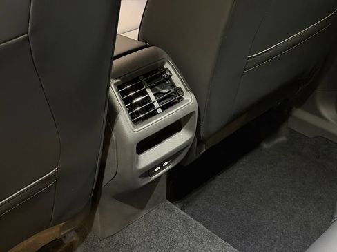New 2026 Volkswagen Tiguan SE R-Line AWD/4WD image 23