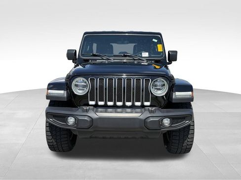 Used 2018 Jeep Wrangler Unlimited Sahara w/ Dual Top Group AWD/4WD image 25