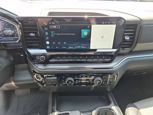 Used 2022 Chevrolet Silverado 1500 ZR2 w/ Technology Package AWD/4WD image 27