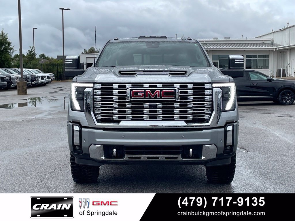 Used 2025 GMC Sierra 2500 Denali w/ Technology Package AWD/4WD image 2