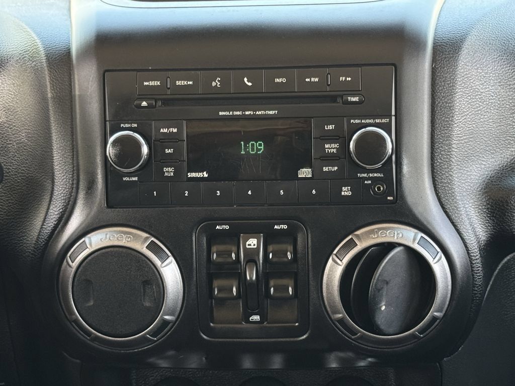 Used 2018 Jeep Wrangler Unlimited Sport S AWD/4WD image 15