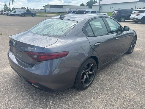 Used 2017 Alfa Romeo Giulia Ti w/ TI 19" Sport Package AWD/4WD image 7