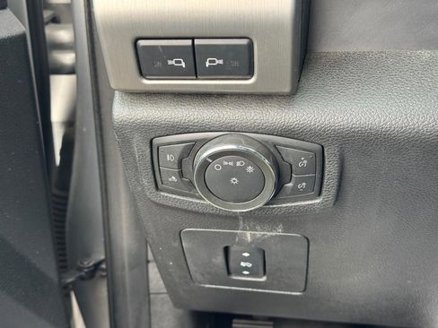 Used 2016 Ford F150 Platinum image 15