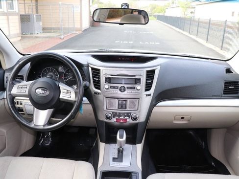 Used 2011 Subaru Outback 2.5i Premium AWD/4WD image 19
