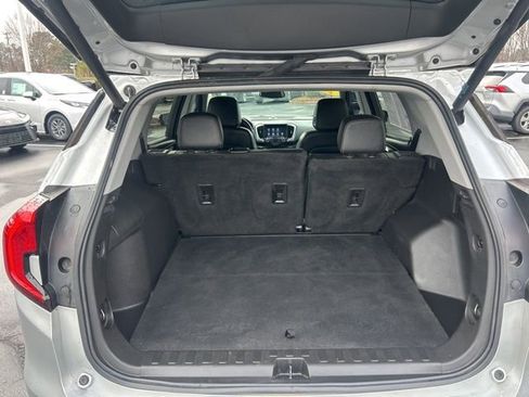 Used 2022 GMC Terrain SLT image 8