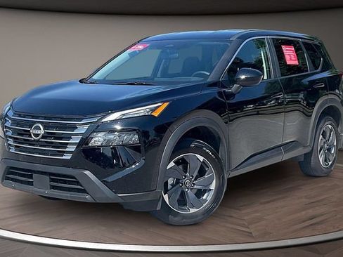 Certified 2026 Nissan Rogue SV FWD image 1