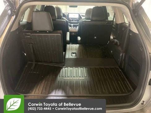 New 2026 Toyota Highlander Platinum image 22