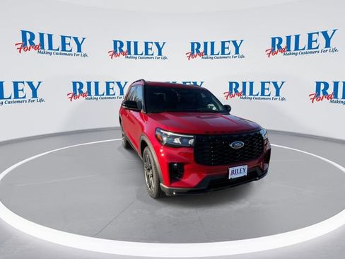 New 2026 Ford Explorer ST-Line w/ ST-Line Street Pack AWD/4WD image 2