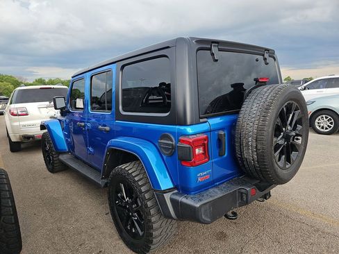 Used 2021 Jeep Wrangler Unlimited Sahara AWD/4WD image 4