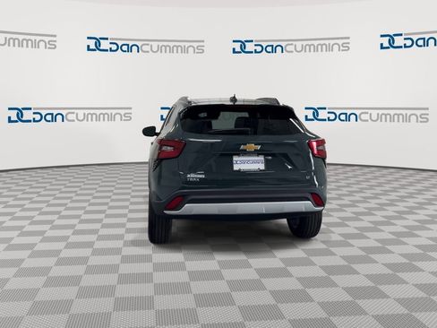 Used 2025 Chevrolet Trax LT w/ LT Convenience Package image 7