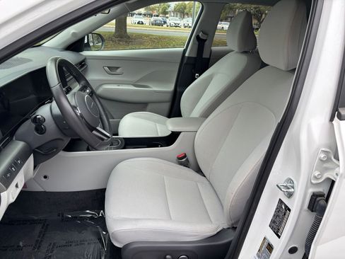 Used 2025 Hyundai Kona SEL image 34