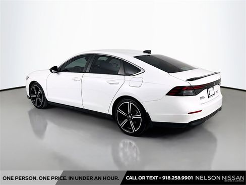 Used 2023 Honda Accord Sport image 7