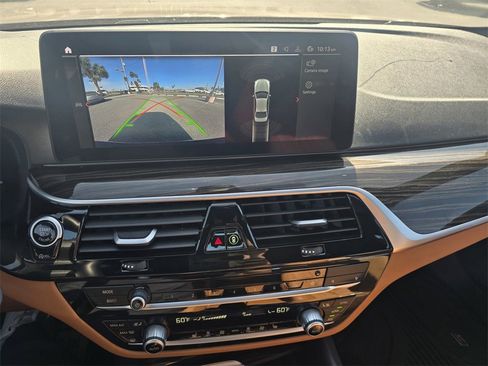 Used 2023 BMW 530i w/ Convenience Package image 23