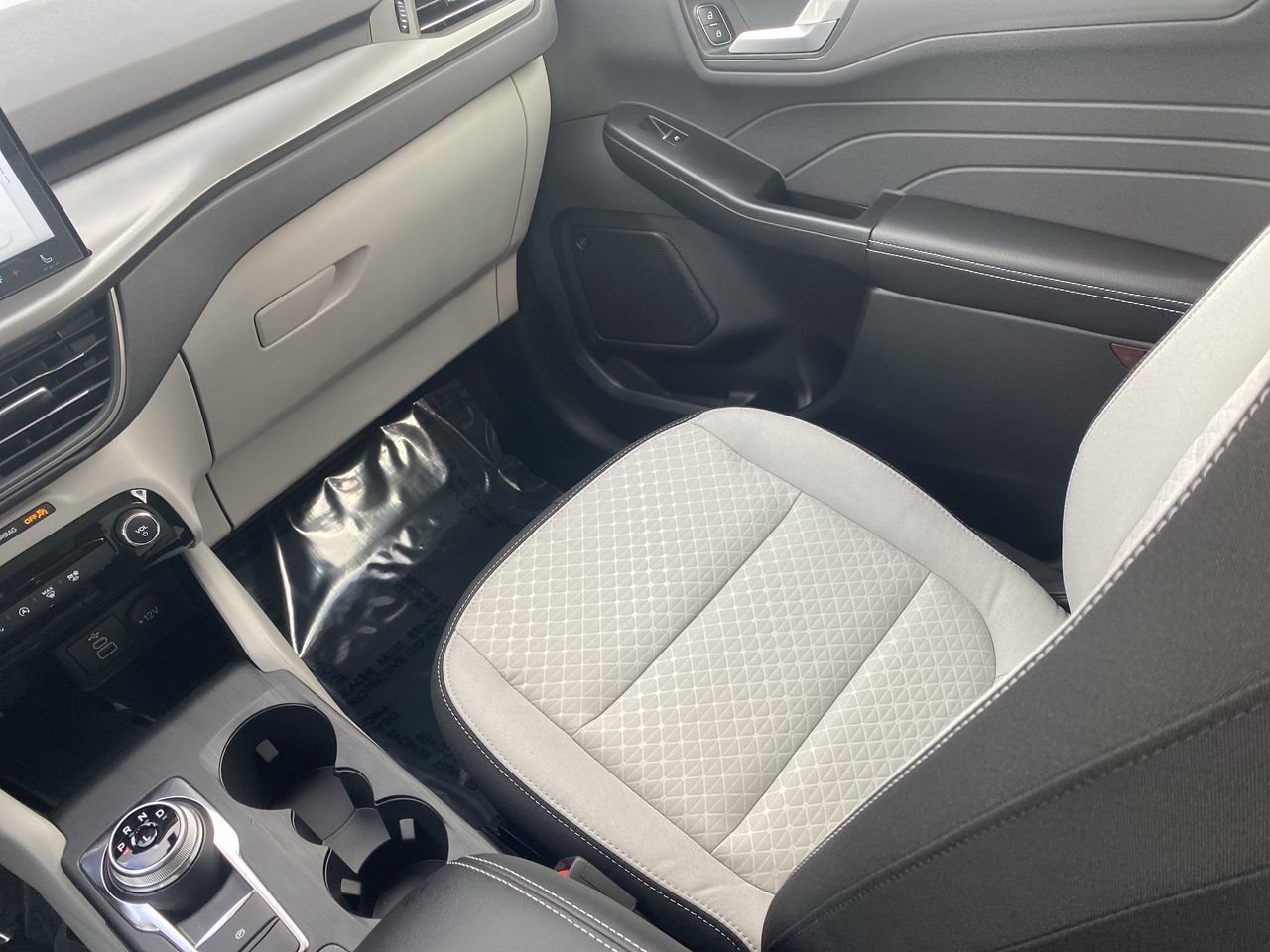Used 2026 Ford Escape Active w/ Active Premium Tech Pack FWD image 14