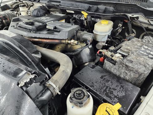 Used 2018 RAM 3500 Laramie image 19