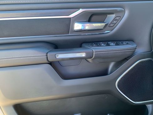 Used 2024 RAM 1500 Laramie image 11