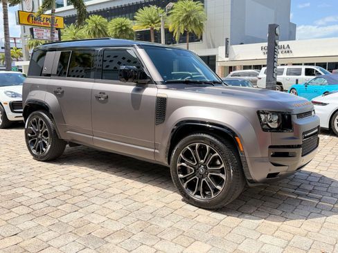 Used 2025 Land Rover Defender 110 AWD/4WD image 7